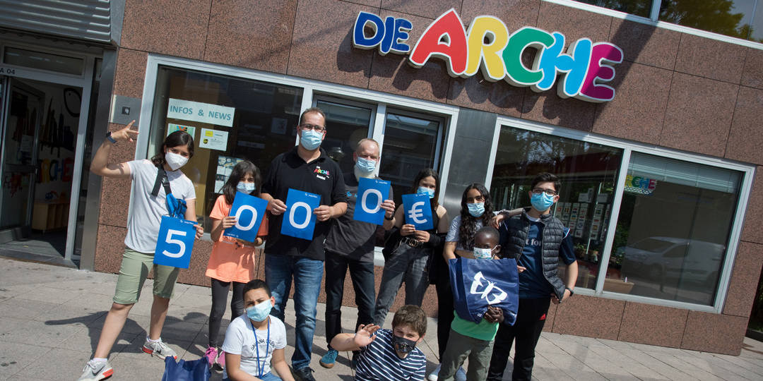 Klanttevredenheids-onderzoek en donatie aan Arche
